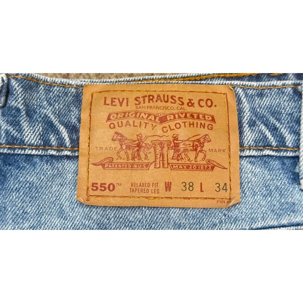 Levi's 505 Relaxed Fit Tapered Leg 5 pocket Men's Vintage Denim Jeans Size 38x34